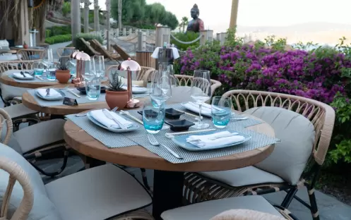 CARESSE HOTEL - BUDDHA BAR OUTDOOR DINING CARESSE HOTEL - BUDDHA BAR OUTDOOR DINING